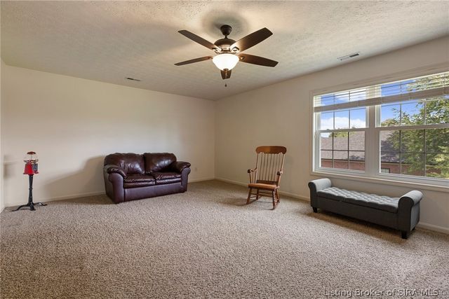 3056 Wolf Lake Boulevard, New Albany, IN 47150