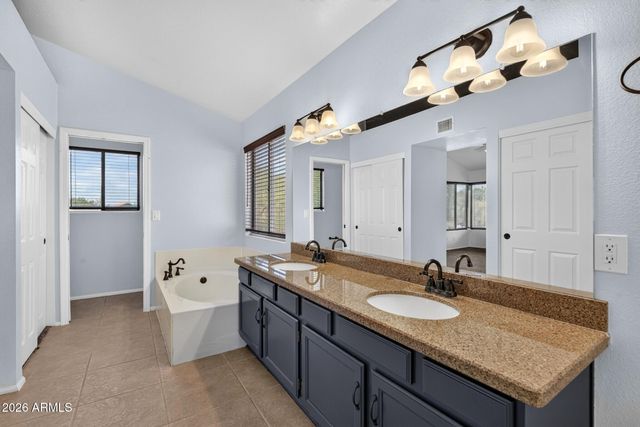 39 E LA VIEVE Lane, Tempe, AZ 85284