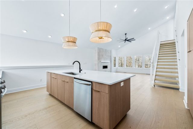 111 S Paddock Loop, Fayetteville, AR 72701