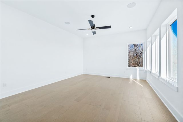 111 S Paddock Loop, Fayetteville, AR 72701