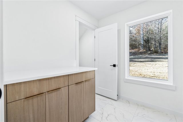 111 S Paddock Loop, Fayetteville, AR 72701