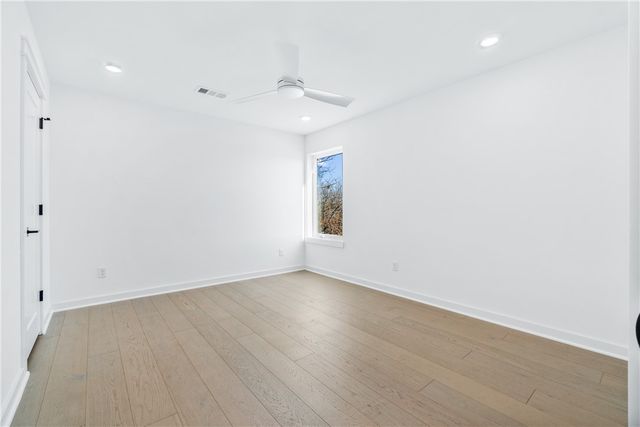 111 S Paddock Loop, Fayetteville, AR 72701