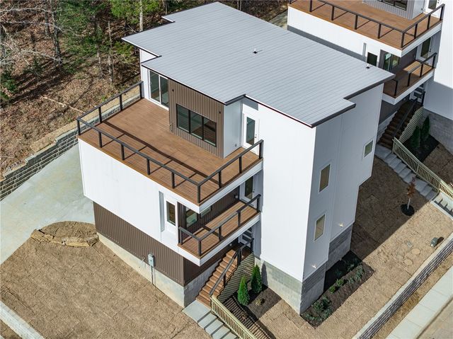 111 S Paddock Loop, Fayetteville, AR 72701