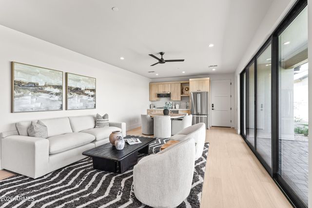4119 E STANFORD Drive, Phoenix, AZ 85018