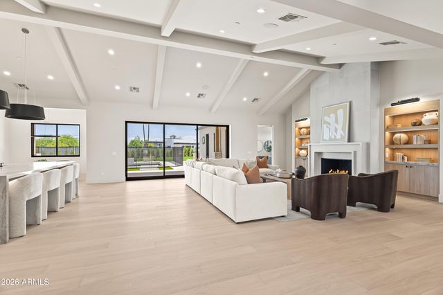 4119 E STANFORD Drive, Phoenix, AZ 85018