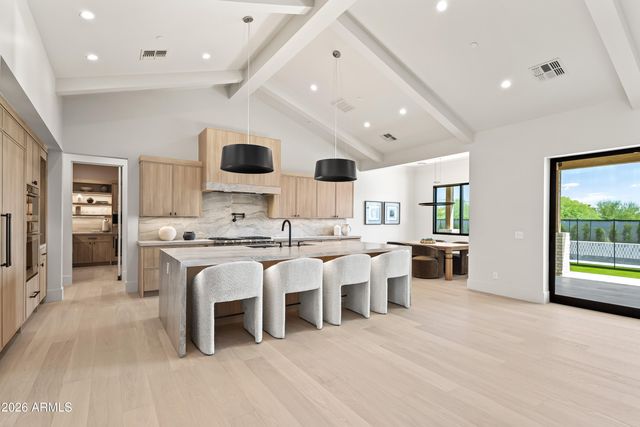 4119 E STANFORD Drive, Phoenix, AZ 85018