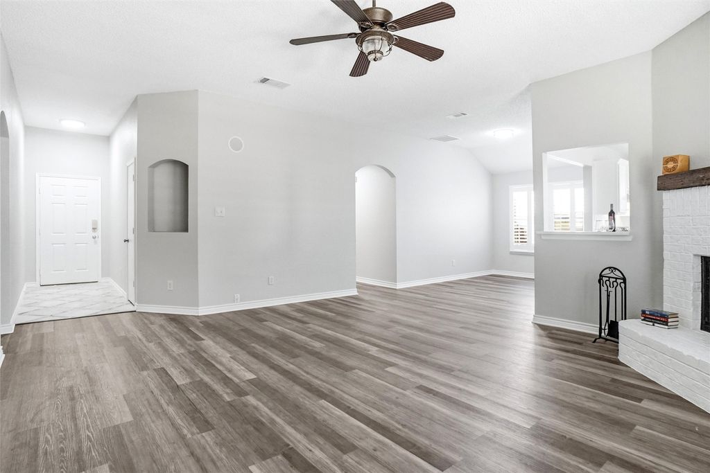 1105 Doreen Street, White Settlement, TX 76108 — photo 4