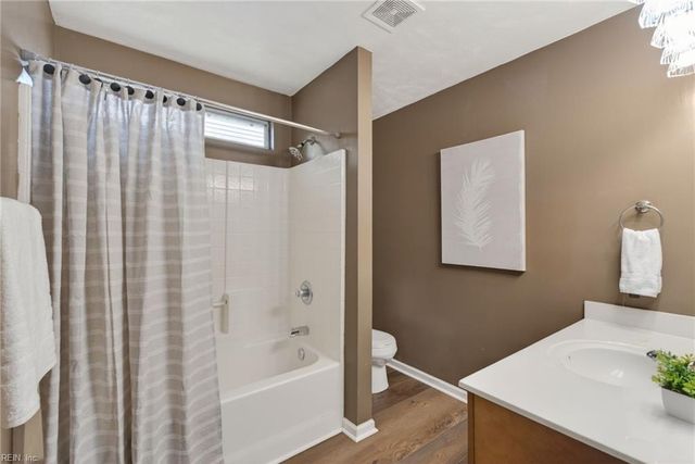 310 Greenfield CRES, Suffolk, VA 23434