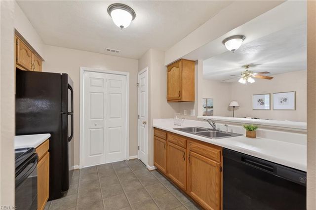 310 Greenfield CRES, Suffolk, VA 23434