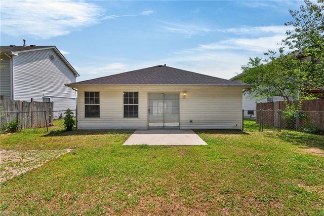 310 Greenfield CRES, Suffolk, VA 23434