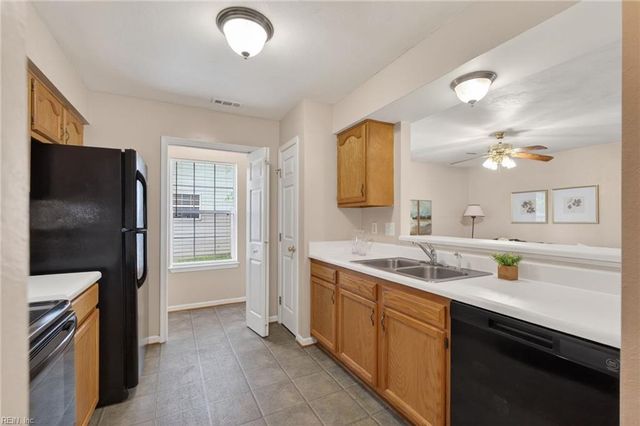 310 Greenfield CRES, Suffolk, VA 23434