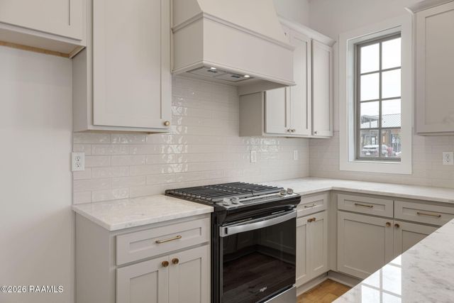 905 Broyles Street 404, Youngsville, LA 70592