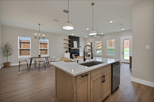 5328 Locke Avenue, Fort Worth, TX 76107