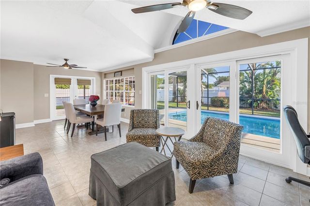 742 45TH AVENUE NE, St Petersburg, FL 33703