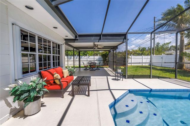 742 45TH AVENUE NE, St Petersburg, FL 33703