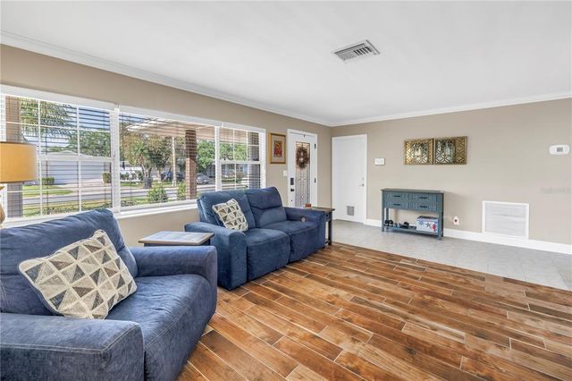 742 45TH AVENUE NE, St Petersburg, FL 33703
