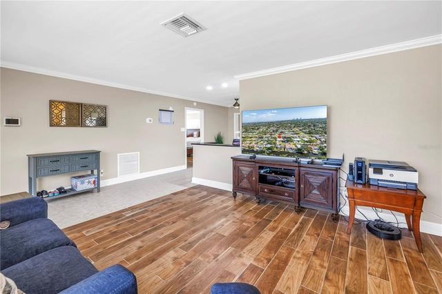 742 45TH AVENUE NE, St Petersburg, FL 33703