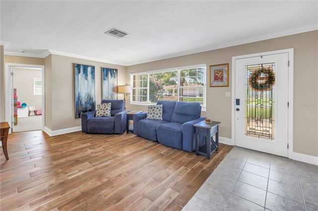 742 45TH AVENUE NE, St Petersburg, FL 33703