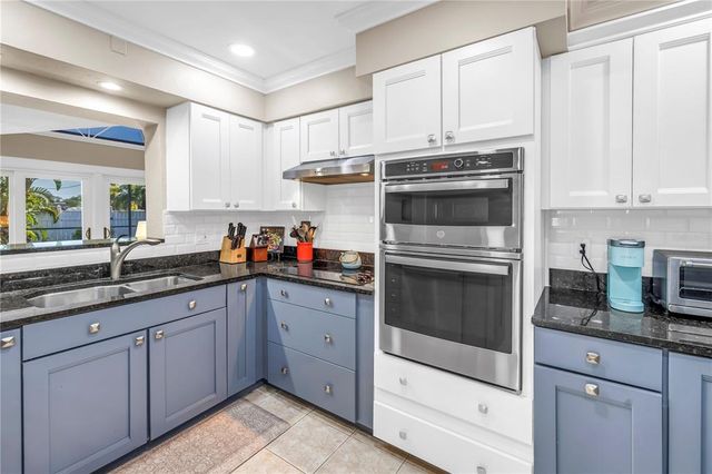 742 45TH AVENUE NE, St Petersburg, FL 33703