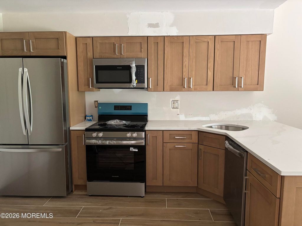 78 Malibu Drive, Eatontown, NJ 07724