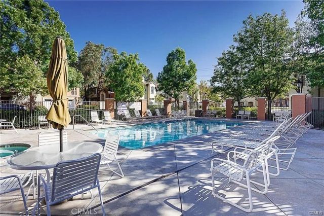 23400 Abbey Glen 48, Valencia, CA 91354