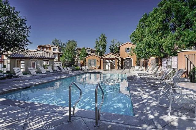 23400 Abbey Glen 48, Valencia, CA 91354