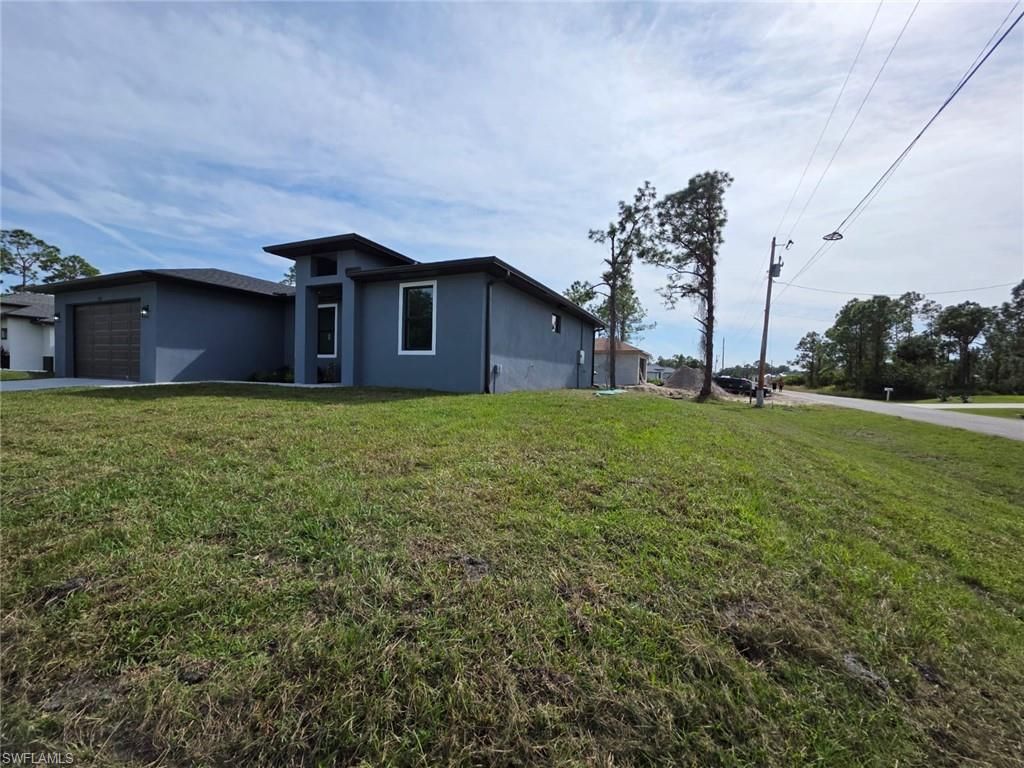 1507 W 11th ST, Lehigh Acres, FL 33972