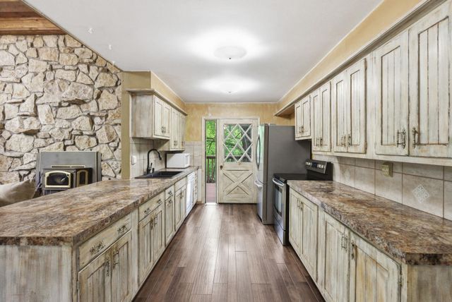 12722 SW Chisholm Trail, Andover, KS 67002