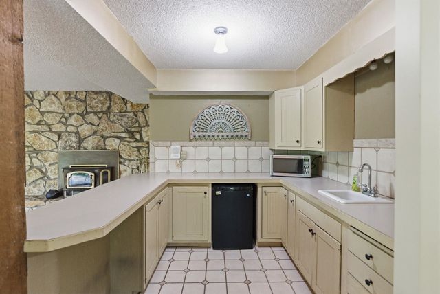 12722 SW Chisholm Trail, Andover, KS 67002