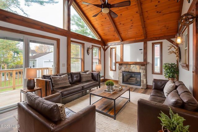 1356 Regal Avenue, Schenectady, NY 12308