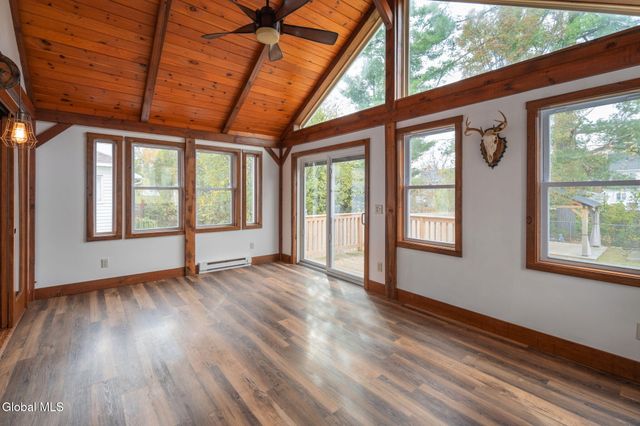 1356 Regal Avenue, Schenectady, NY 12308