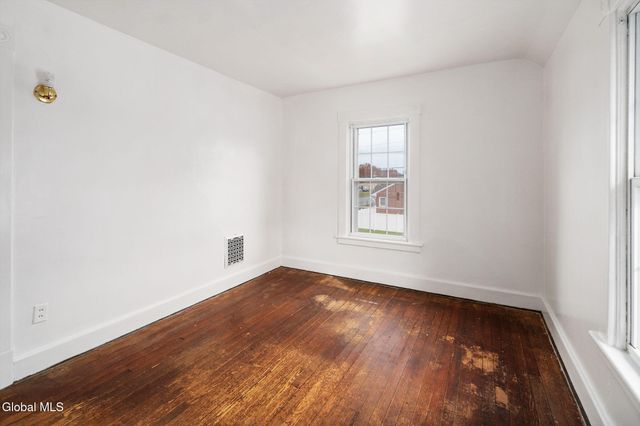 1356 Regal Avenue, Schenectady, NY 12308