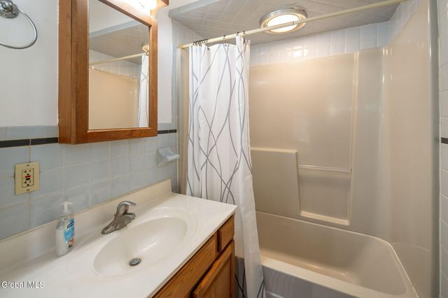 1356 Regal Avenue, Schenectady, NY 12308