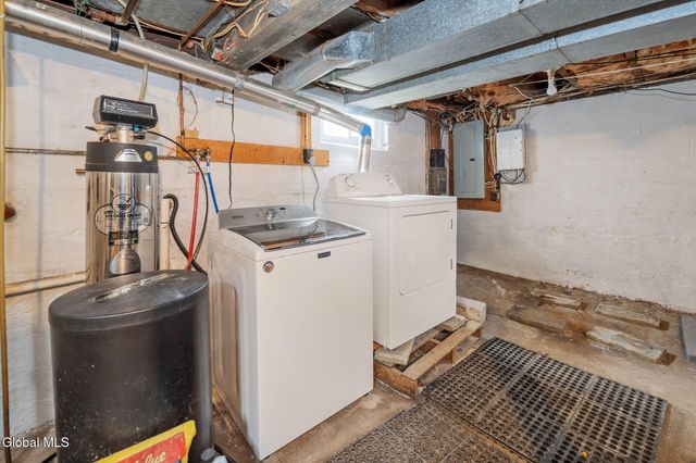 1356 Regal Avenue, Schenectady, NY 12308