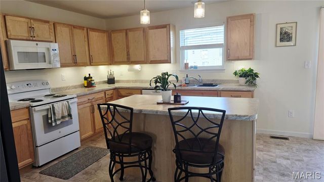 1756 Martingale Lane, Eureka, MO 63025