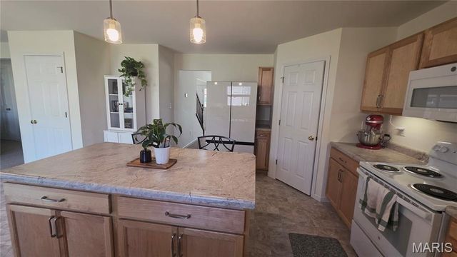1756 Martingale Lane, Eureka, MO 63025