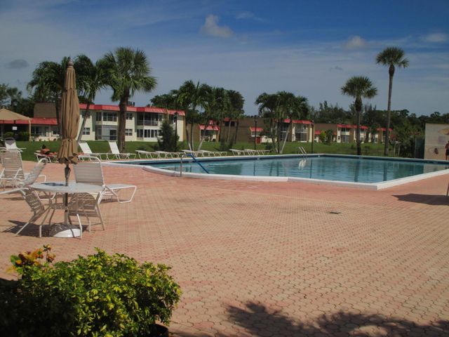 200 Lake Carol Drive, West Palm Beach, FL 33411