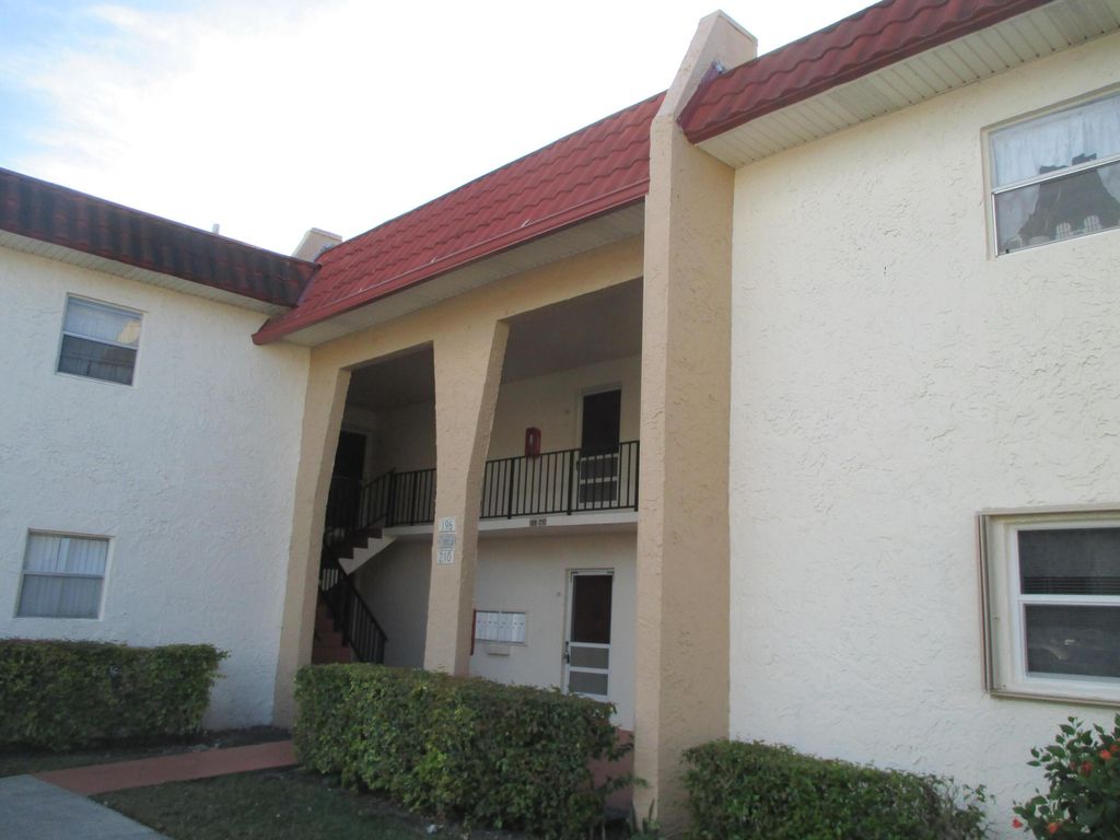 200 Lake Carol Drive, West Palm Beach, FL 33411