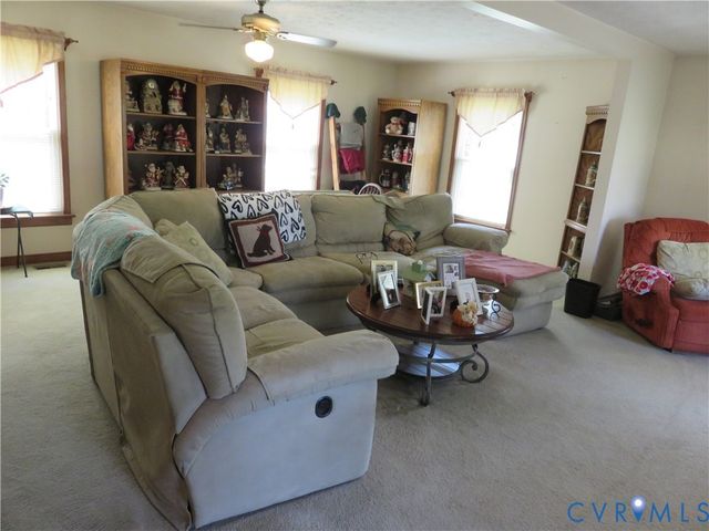 4621 New Kent Hwy, Quinton, VA 23141