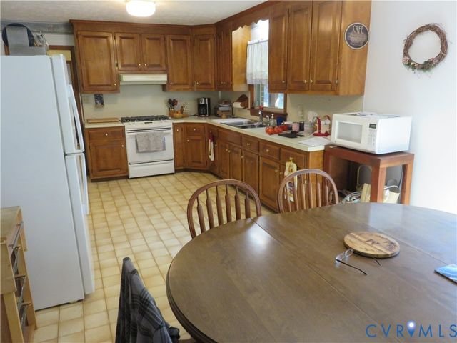4621 New Kent Hwy, Quinton, VA 23141