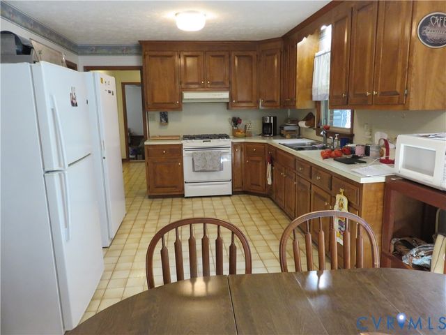 4621 New Kent Hwy, Quinton, VA 23141
