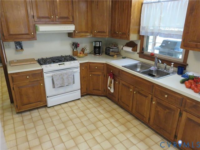 4621 New Kent Hwy, Quinton, VA 23141