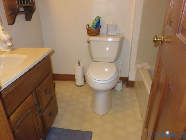 4621 New Kent Hwy, Quinton, VA 23141