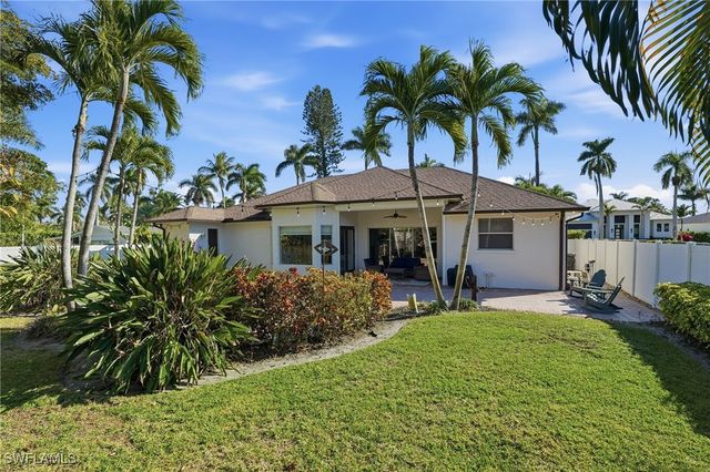 1171 Royal Palm DR, Naples, FL 34103