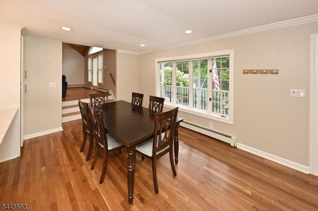 211 Spruce St, Midland Park Boro, NJ 07432
