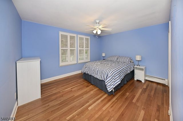 211 Spruce St, Midland Park Boro, NJ 07432