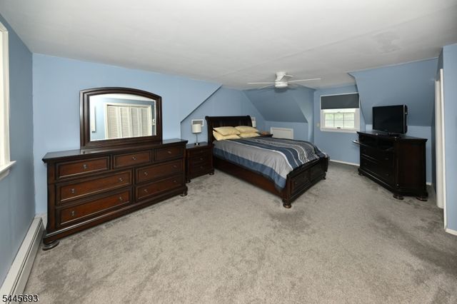 211 Spruce St, Midland Park Boro, NJ 07432