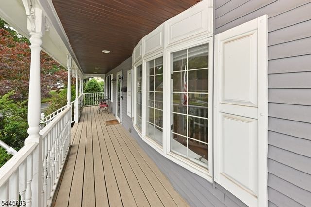 211 Spruce St, Midland Park Boro, NJ 07432