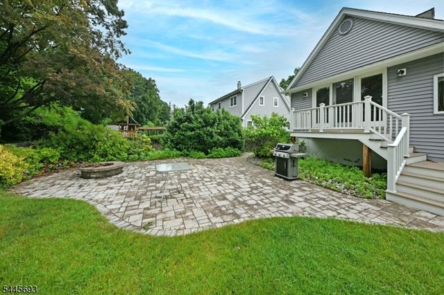 211 Spruce St, Midland Park Boro, NJ 07432