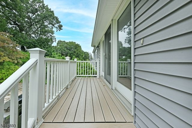 211 Spruce St, Midland Park Boro, NJ 07432